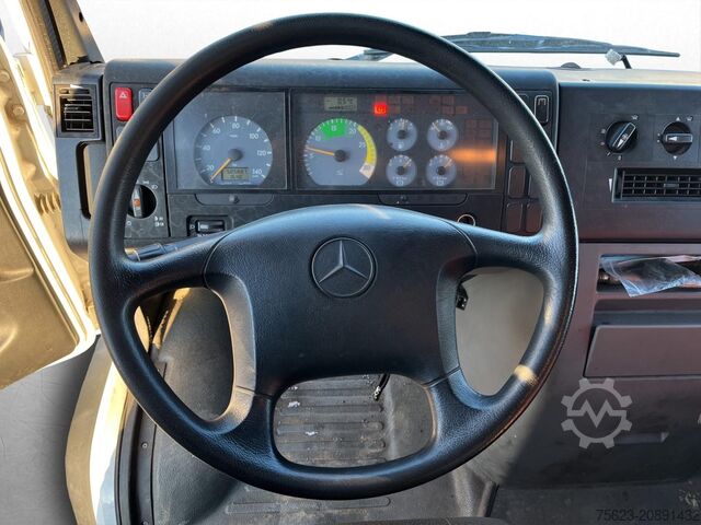 Box van Mercedes-Benz Vario 616 D Koffer Werkstattkoffer AHK Facelift
