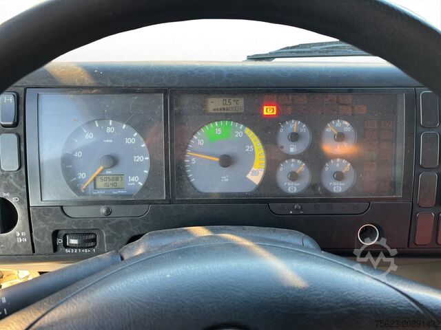 Box van Mercedes-Benz Vario 616 D Koffer Werkstattkoffer AHK Facelift