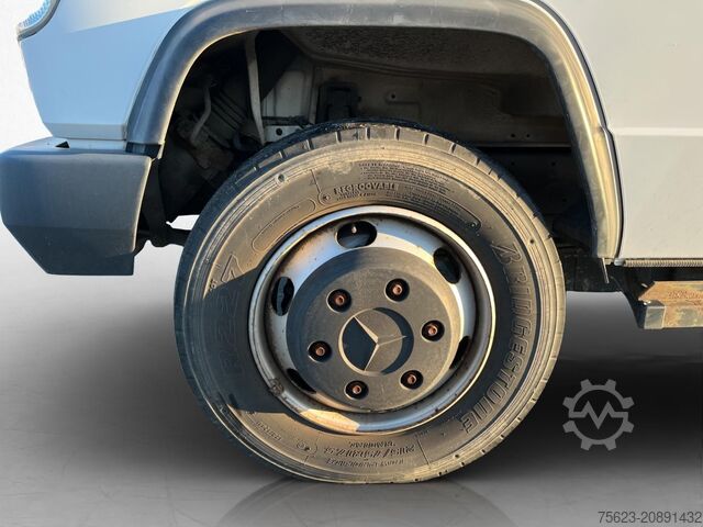 Box van Mercedes-Benz Vario 616 D Koffer Werkstattkoffer AHK Facelift