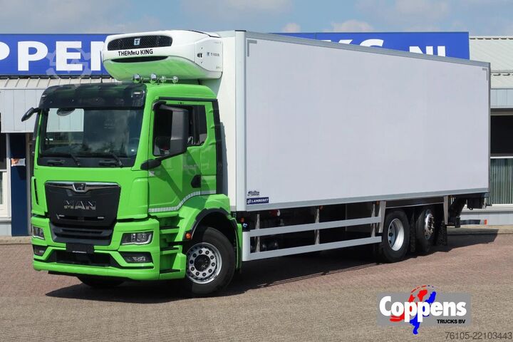 Refrigerated/freezer transport MAN TGS 26 26.330 6x2 Koel/Vries+Dhollandia 2500 kg