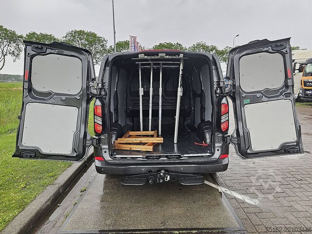 High-roof van FORD TRANSIT CUSTOM 2.0 L1 EDITION B&O LED!