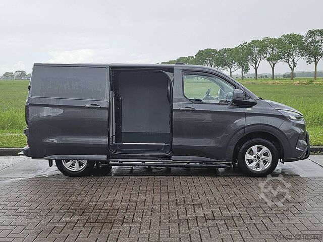 High-roof van FORD TRANSIT CUSTOM 2.0 L1 EDITION B&O LED!