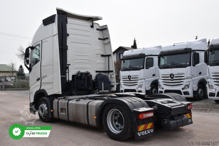 Standard tractor unit VOLVO FH 460 Globetrotter XL Varios i-Save