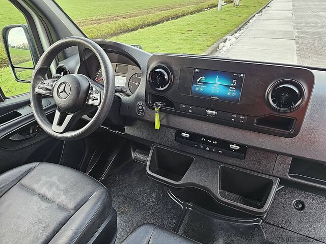High-roof van MERCEDES-BENZ SPRINTER 317 L2H2 3.5T-Trekhaak!