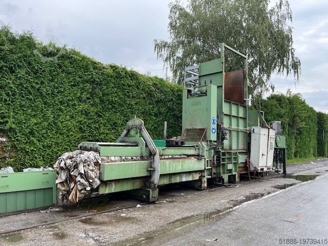 Ballenpresse BAUER Taurus