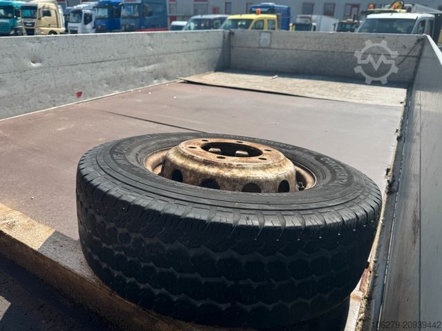 Pick-up van IVECO 65E10 Euro Cargo Atlas Kran