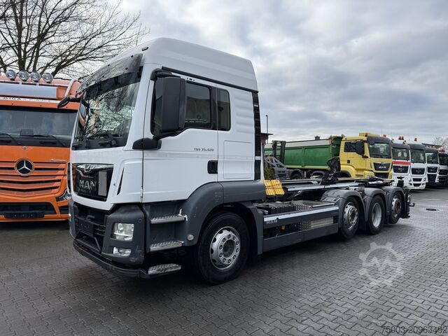 Kipper LKW MAN TGS 35.420 8X2-6 Haken/ Silo M-TEC HLS 20