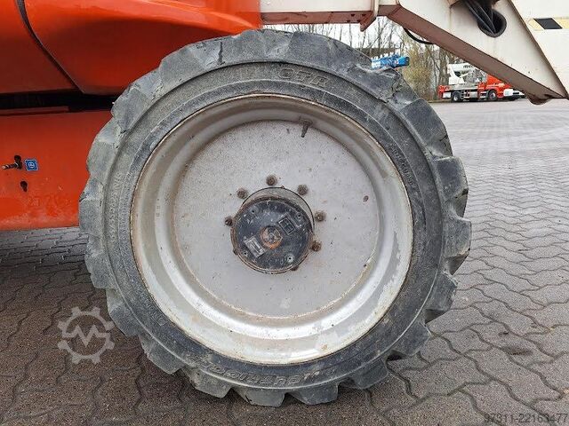 Articulated boom lift JLG 600AJ