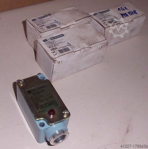 Limit switch Telemecanique XC2-JC