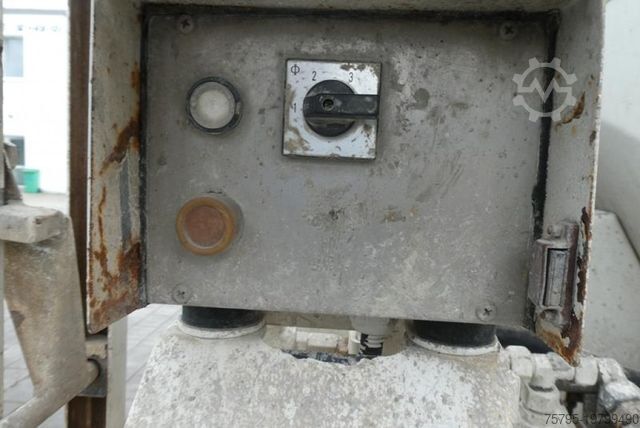 Betonmischer LKW MERCEDES-BENZ Actros 3235 B 8x4 Betonmischer Stetter 9m³ -Deut