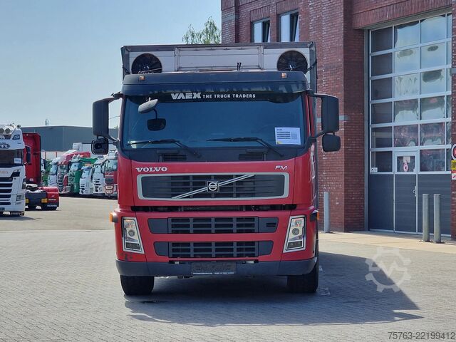 Cattle transport Volvo FM 300 4x2 - Livestock 1 deck - Ventilation - E...
