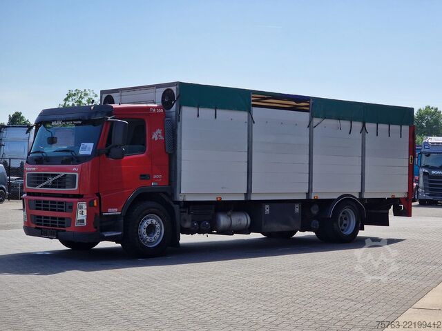 Cattle transport Volvo FM 300 4x2 - Livestock 1 deck - Ventilation - E...