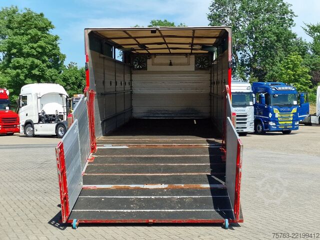 Cattle transport Volvo FM 300 4x2 - Livestock 1 deck - Ventilation - E...