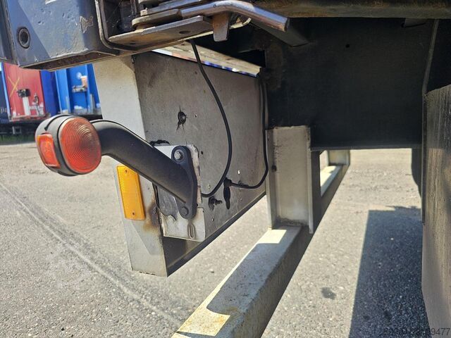 Vorhang seitlich PACTON T3 001 /3 axle curtainsider /saf disc/ apk tuv/...