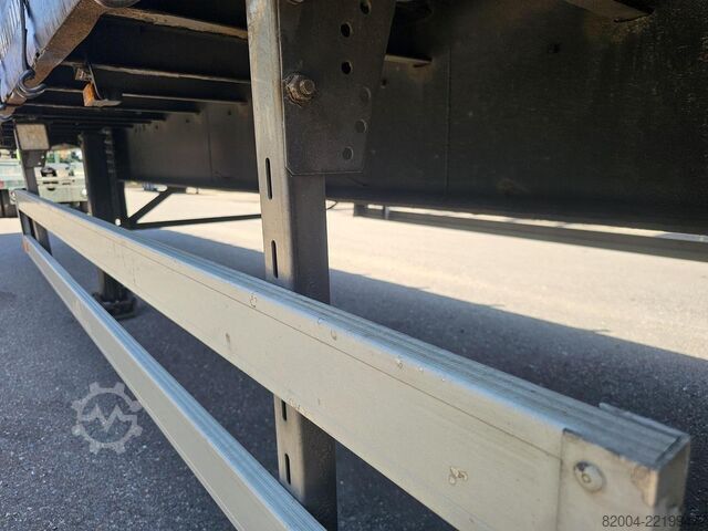 Vorhang seitlich PACTON T3 001 /3 axle curtainsider /saf disc/ apk tuv/...