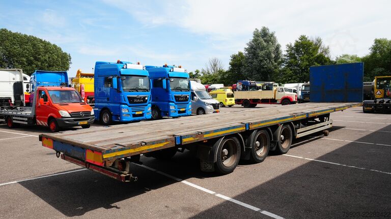 Platform trailer Pacton 3 axle Flatbed trailer with twistlocks mega
