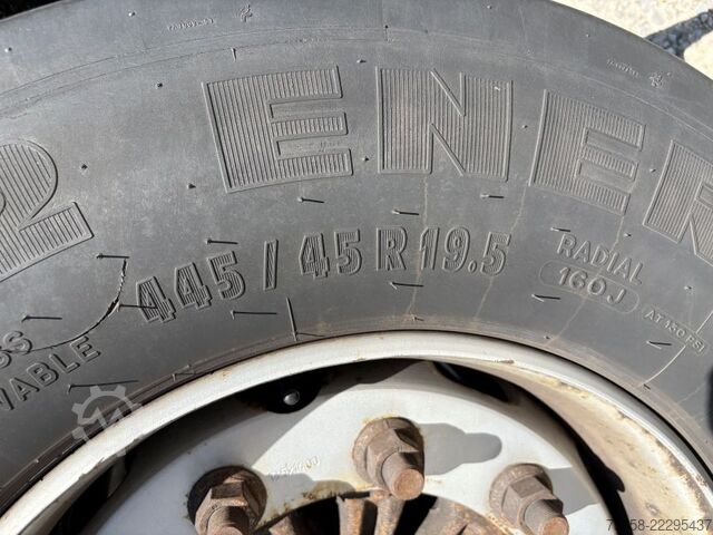 Anhänger-Wechselfahrgestell Krone Maxi BDF Lafette mit Breitreifen 445er