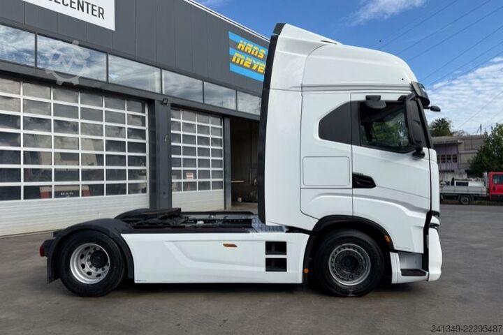 Standard SZM IVECO S-Way 490 4x2