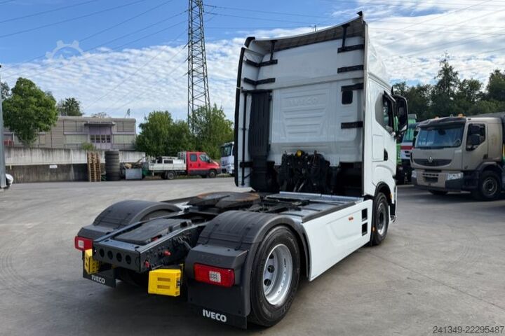 Standard SZM IVECO S-Way 490 4x2
