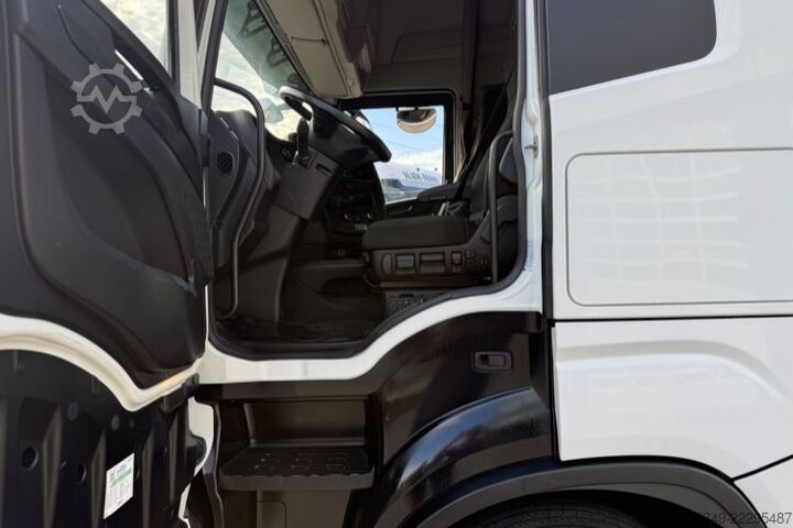 Standard SZM IVECO S-Way 490 4x2