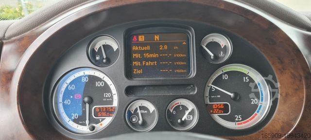 Hazardous materials truck DAF DAF XF 106.460 Retarder, 1. Hand, ADR