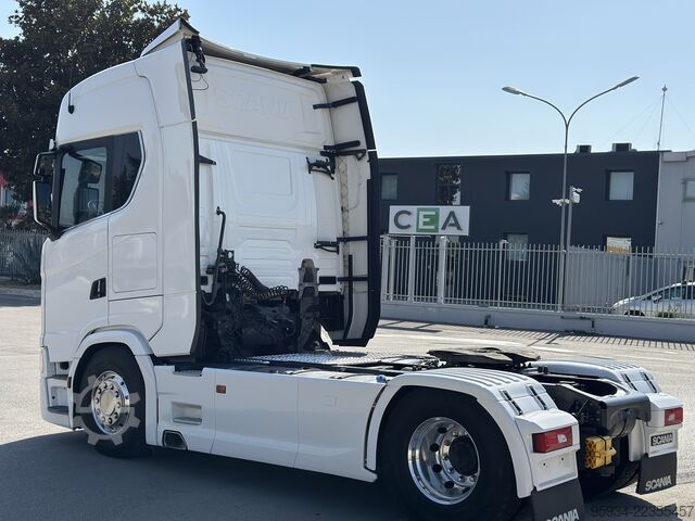Standard tractor unit SCANIA 650 S