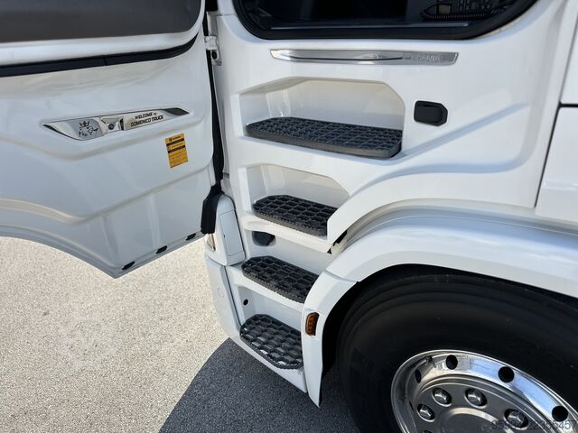 Standard tractor unit SCANIA 650 S