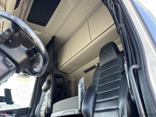 Standard tractor unit SCANIA 650 S