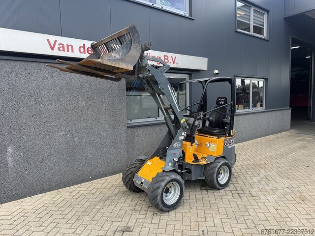 Giant D 254SW - mini loader - wheel loader - 2016 - bucket - fork carriage - 996 hours GIANT D 254SW  - mini Shovel - wiellader - 2016 - bak - vorkenbord - 996uur
