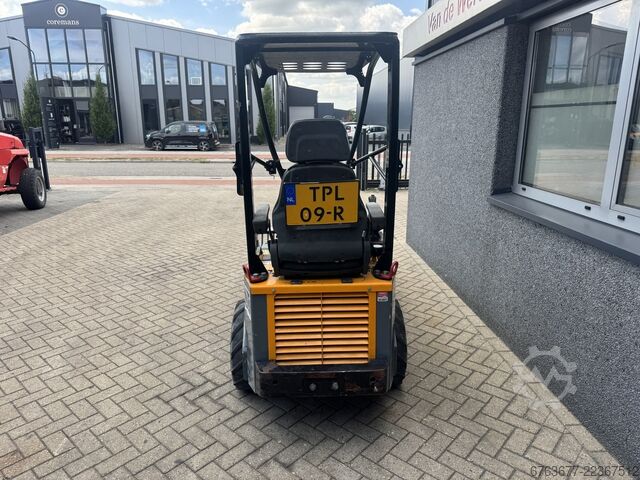 Giant D 254SW - mini loader - wheel loader - 2016 - bucket - fork carriage - 996 hours GIANT D 254SW  - mini Shovel - wiellader - 2016 - bak - vorkenbord - 996uur