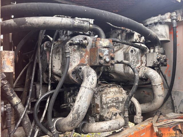 Crawler excavator Hitachi UH181