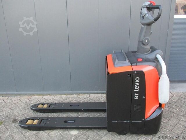 Pallet truck TOYOTA LPE200