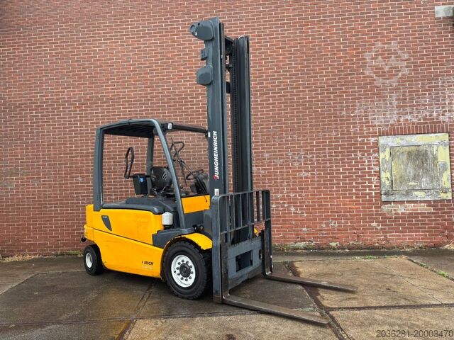 Electric 4-wheel forklift Jungheinrich EFG 430