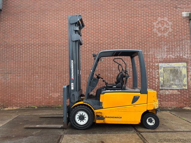 Electric 4-wheel forklift Jungheinrich EFG 430