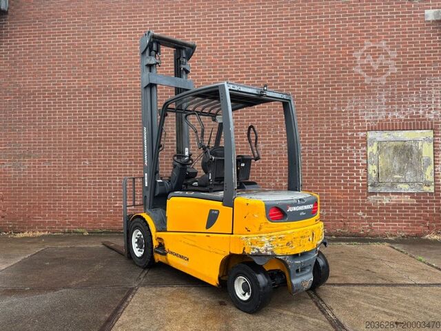Electric 4-wheel forklift Jungheinrich EFG 430
