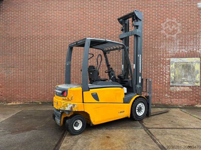 Electric 4-wheel forklift Jungheinrich EFG 430