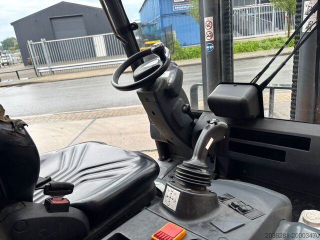 Electric 4-wheel forklift Jungheinrich EFG 430
