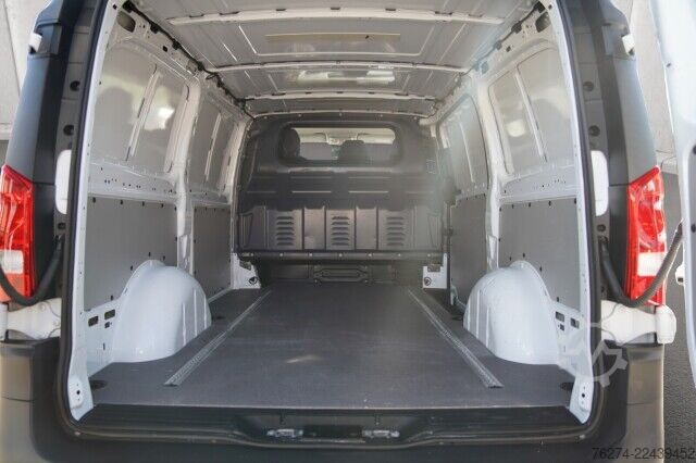 Panel van Mercedes-Benz eVito 111 Kasten Lang