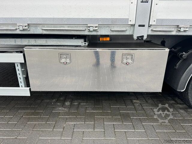 Semi low-loader A&D BELGIE 2 ASSER SEMIE HYDRAULISCH GESTUURD