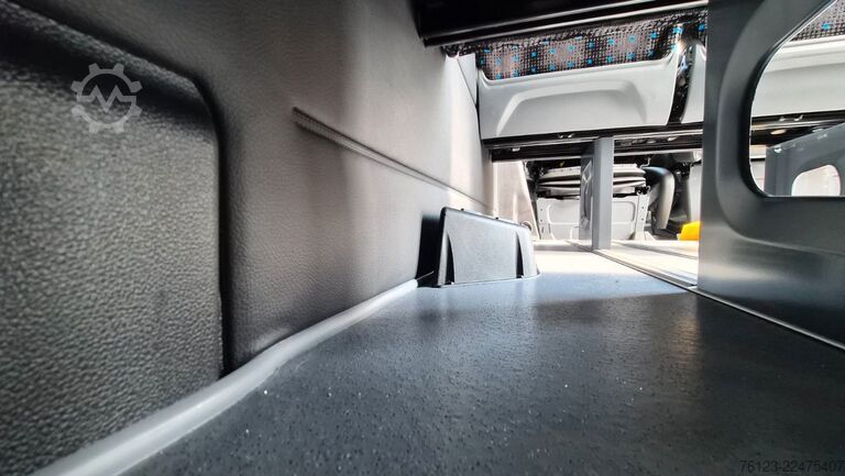 Minibus MERCEDES-BENZ 517 Sprinter Lord Light 22 Sitzer Lagerfahrzeug