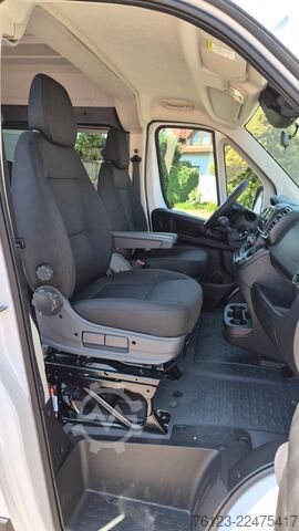 High top van PEUGEOT Boxer  Hochraum 9 Sitzer L3H2 verglast BlueHDi
