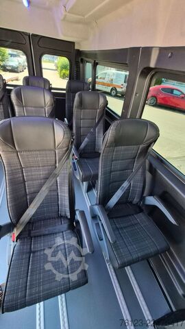 High top van PEUGEOT Boxer  Hochraum 9 Sitzer L3H2 verglast BlueHDi