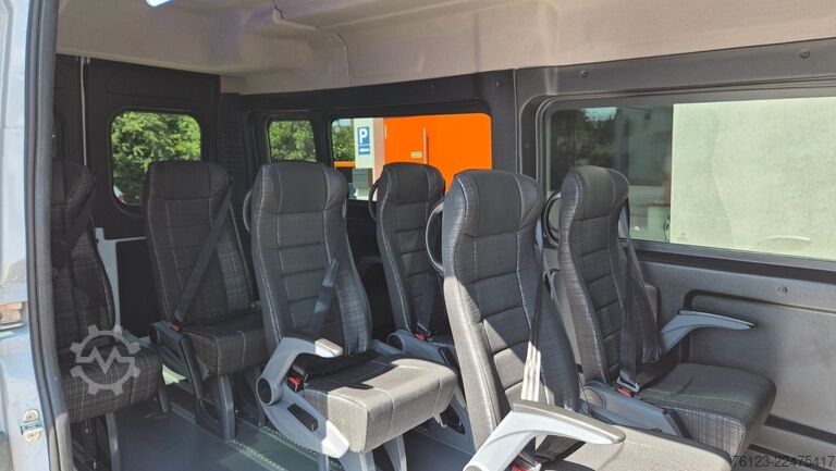 High top van PEUGEOT Boxer  Hochraum 9 Sitzer L3H2 verglast BlueHDi