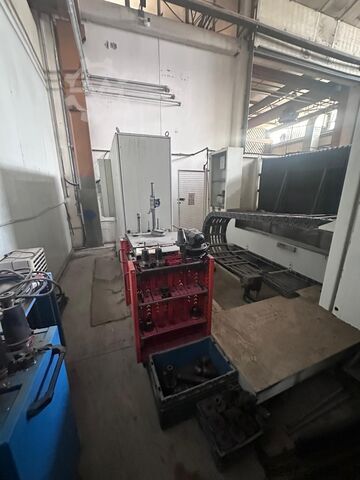 CNC turning and milling center Stama MC 550