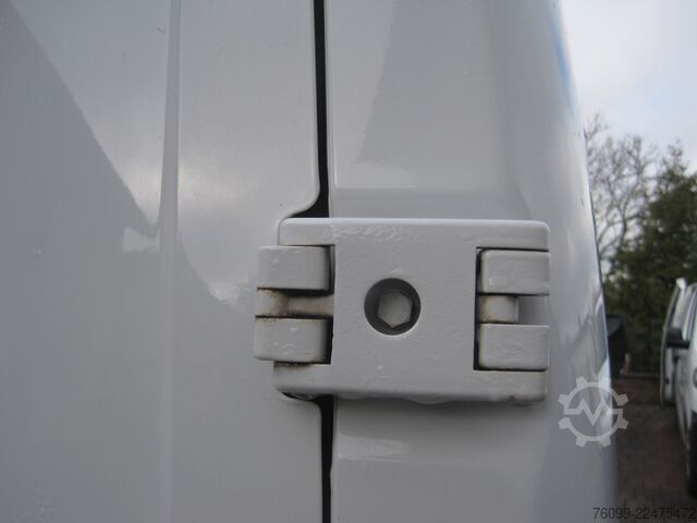 Box wagon high + long Opel Movano 2,3 D L2H2 Schwingsitz 270° Türen
