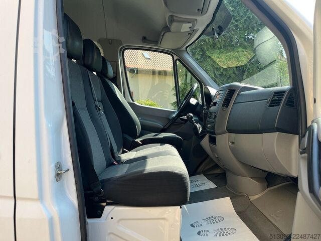 Kleinbus VW CRAFTER 9 SITZER KLIMA HECKANTRIEB HECKLIFT