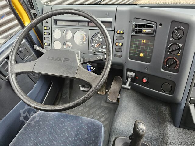 Crane truck DAF CF 85.330 ATI / 40 t/m CRANE / KRAN / 8.500 km!