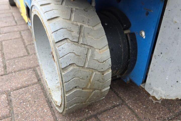 Scissor lift Genie GS1932 Electric, Working Height 7.8 m, 227kg Capac