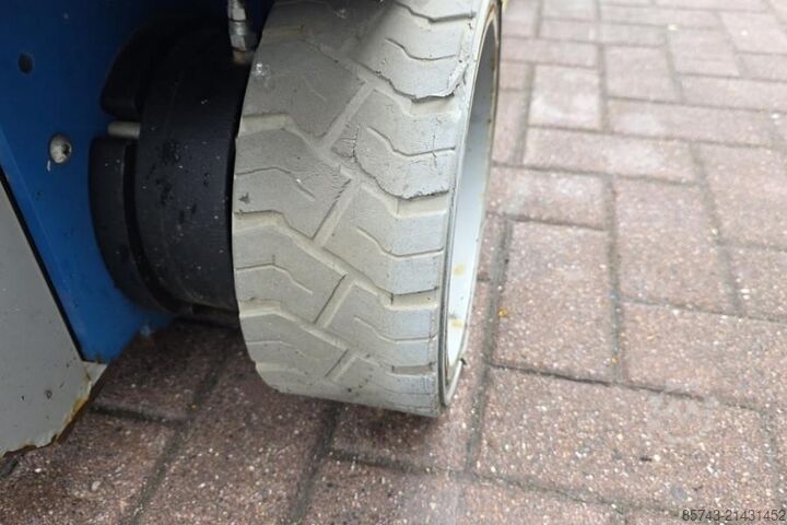 Scissor lift Genie GS1932 Electric, Working Height 7.8 m, 227kg Capac