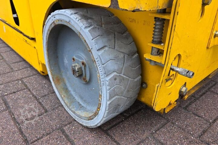 Scissor lift Haulotte COMPACT 14 As- Is, Electric, 14m Working Height, 3